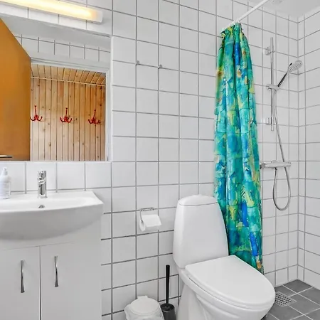 4 Bedroom Awesome In