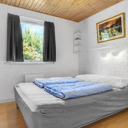 Tatil Evi 4 Bedroom Awesome In Ebeltoft